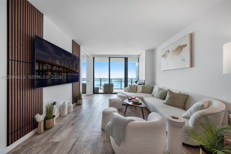 Apartment for rent at Paraiso Bay Miami 4805