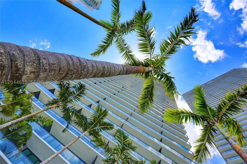 Apartment for rent at Paraiso Bay Miami 4805