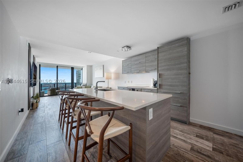 Apartment for rent at Paraiso Bay Miami 4805