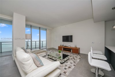 Alquiler de apartamento en Brickell House Condo 4102