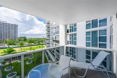 Aluguel de apartamento no Harbour House 417