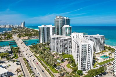 Harbour House Apt #417