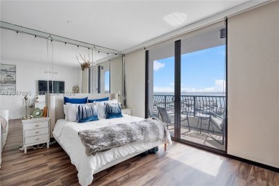 Aluguel de apartamento no The Venetia 518