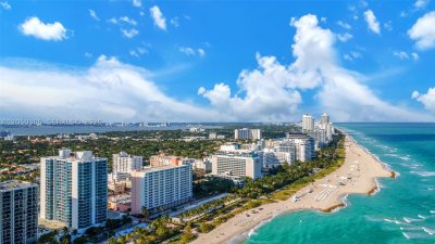 Aluguel de apartamento no Triton Towers 702