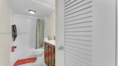 Aluguel de apartamento no Triton Towers 702