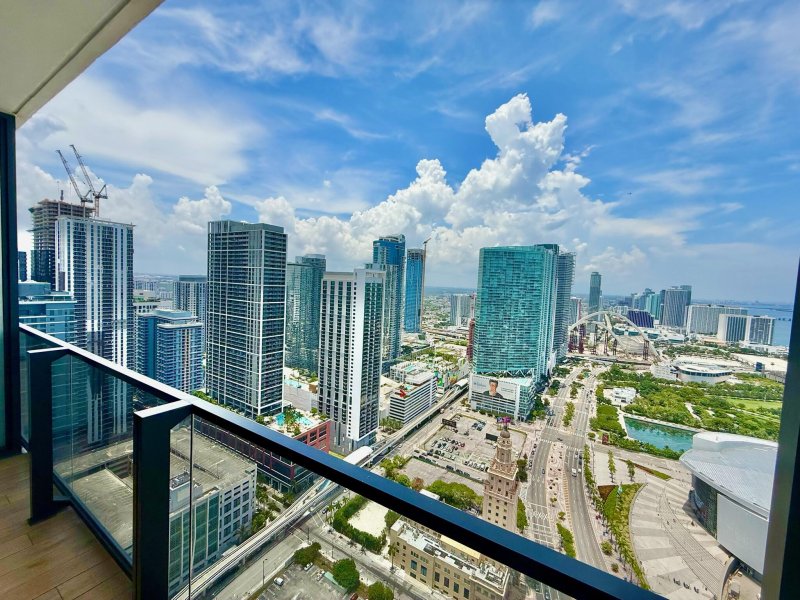 Condo for sale at The Elser Hotel and Residences 3907