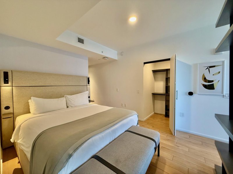 Condo for sale at The Elser Hotel and Residences 3907