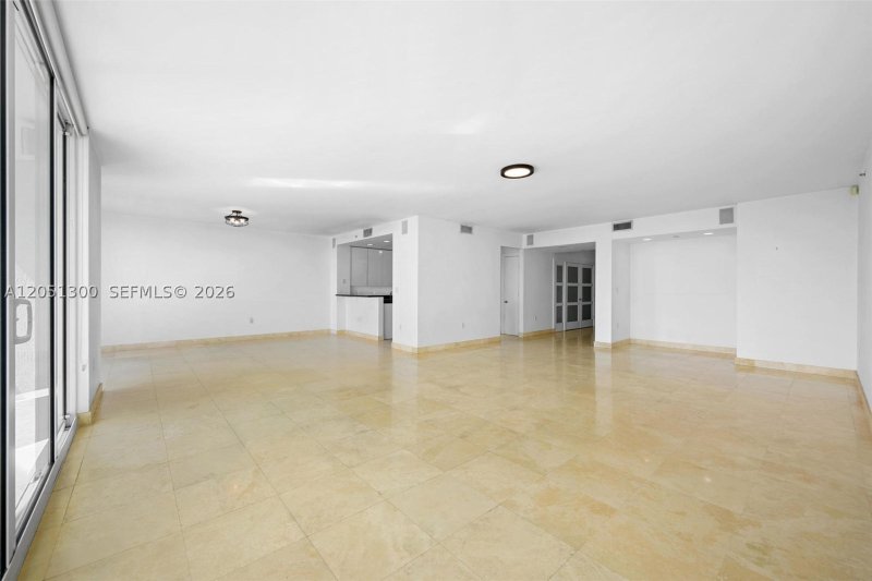 Apartment for rent at Hamptons South 1502