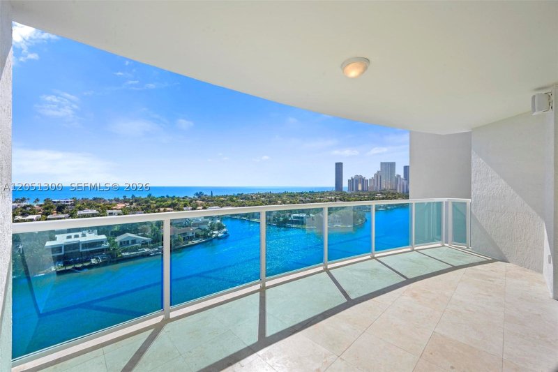 Apartment for rent at Hamptons South 1502