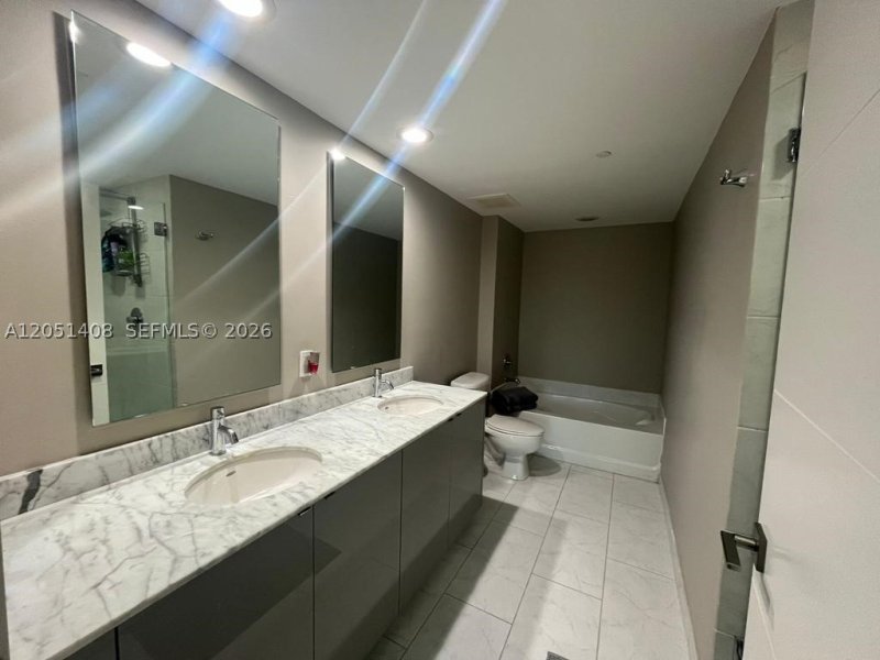Apartment for rent at The Plaza Tower II 1706