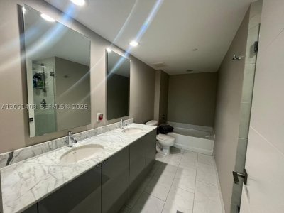 Alquiler de apartamento en The Plaza Tower II 1706