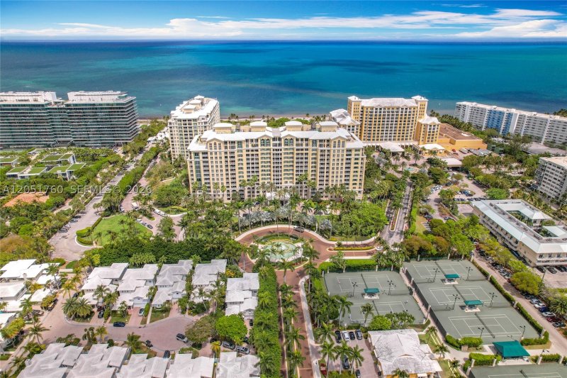 Condo for sale at Grand Bay Residences 418