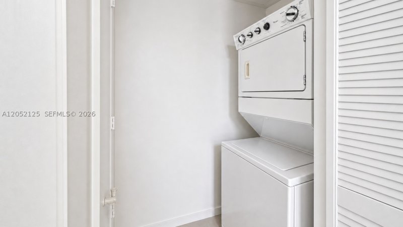 Apartment for rent at Vizcayne South Tower 802
