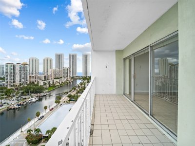 Aluguel de apartamento no Arlen House 1421