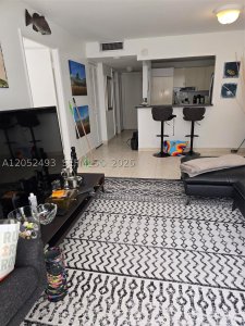 Comprar apartamento no Brickell Place B504