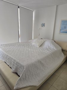 Comprar apartamento no Brickell Place B504