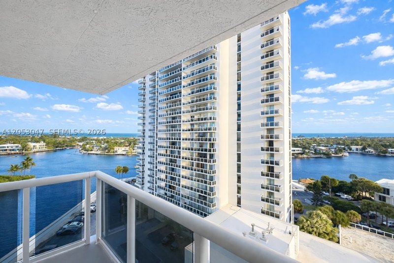 Condo for sale at Waterview 1033