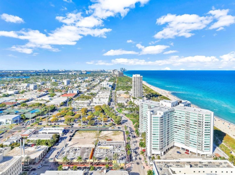 Condo for sale at Burleigh House 435