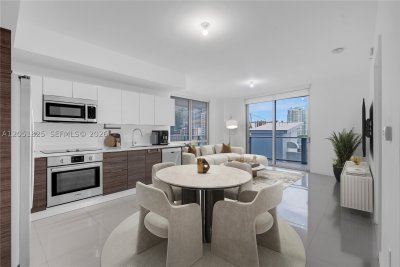 Brickell Ten Apt #1003