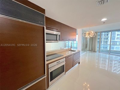 Comprar apartamento no Icon Brickell Tower II 4208