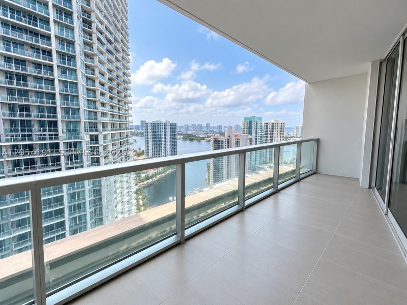 Condo for sale at Icon Brickell Tower II 4208