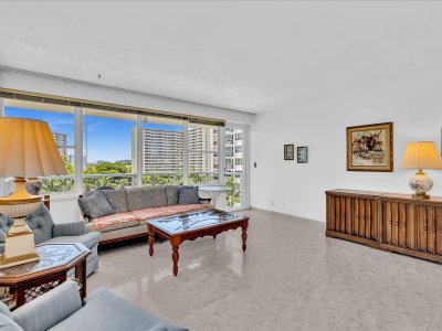 Comprar apartamento en Coral Ridge Towers East 516