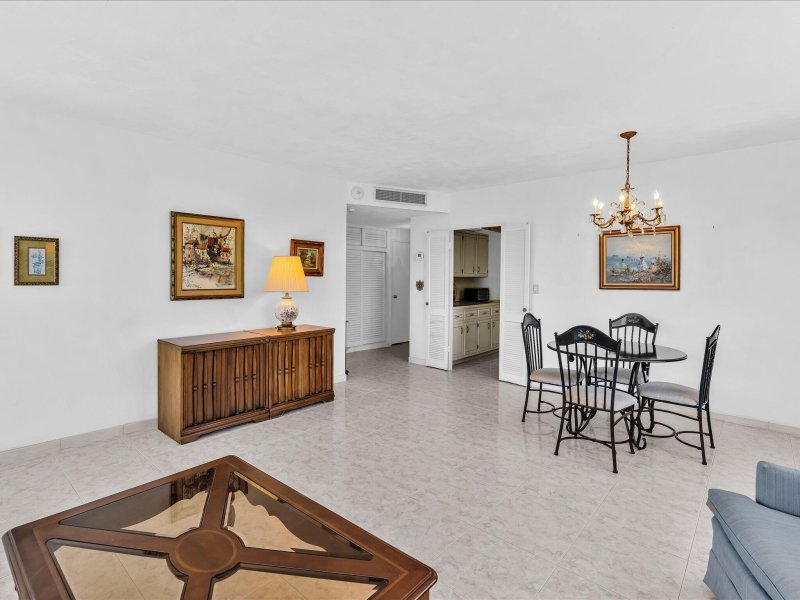 Condo for sale at Coral Ridge Towers East 516