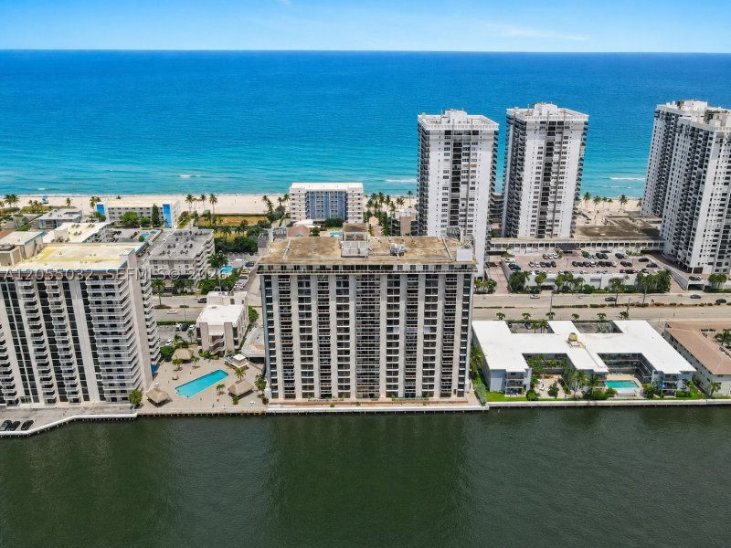 Condo for sale at Allington Towers 18B