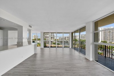Comprar apartamento no 200 Leslie 631