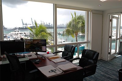 Comprar apartamento no Yacht Club at Portofino