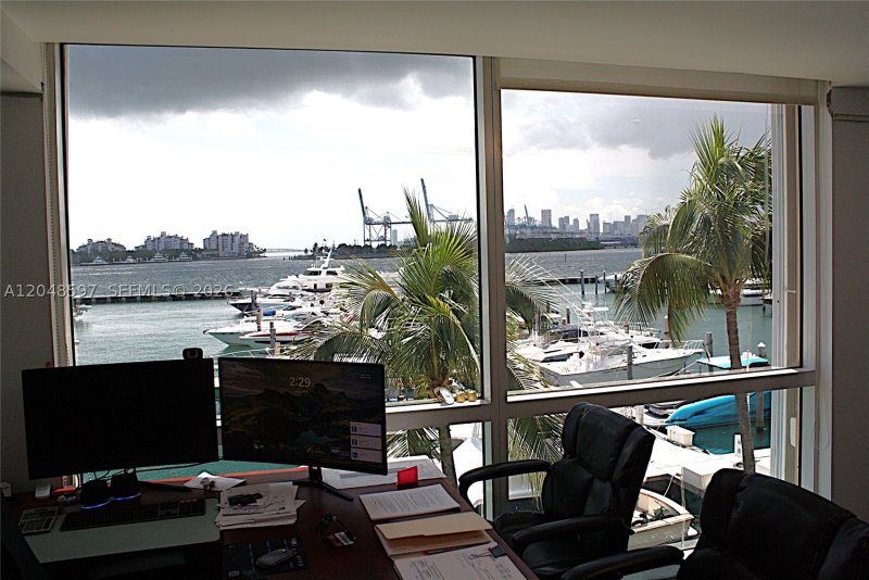 Comprar apartamento no Yacht Club at Portofino