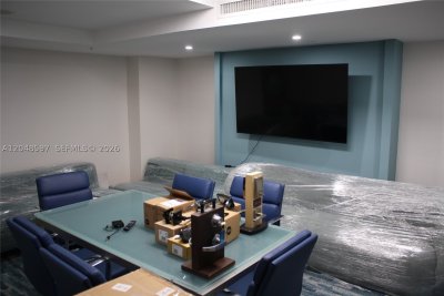Comprar apartamento no Yacht Club at Portofino