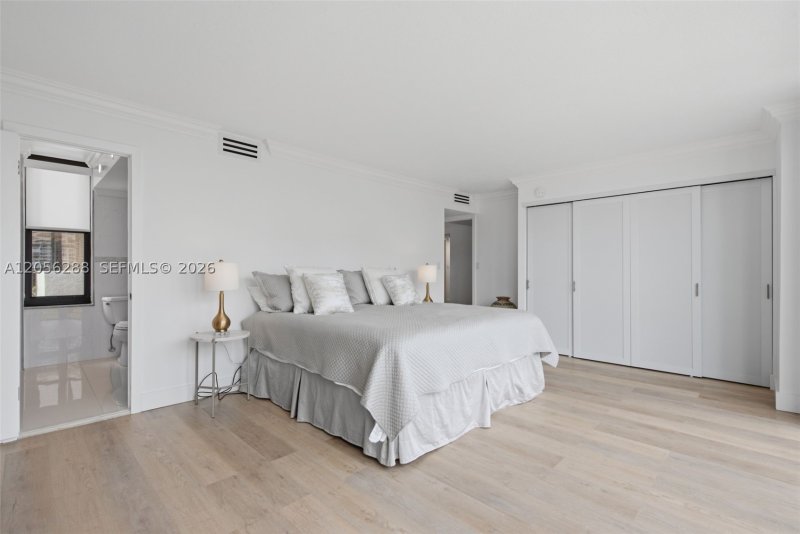 Comprar apartamento en Biscayne Cove 807