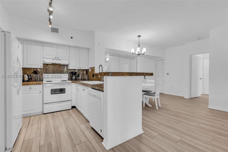Property photo # 8