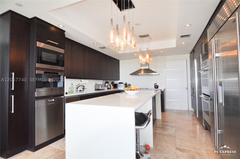 Condo for sale at Grand Bay Tower 708