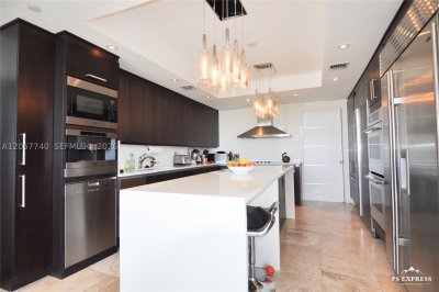 Comprar apartamento en Grand Bay Tower 708