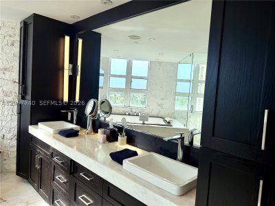 Comprar apartamento en Grand Bay Tower 708