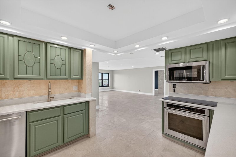 Apartment for rent at The Tower at Port Royale 1205