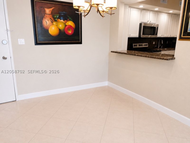 Apartment for rent at 5600 Collins 17U