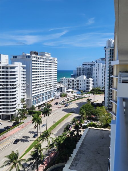 Apartment for rent at 5600 Collins 17U