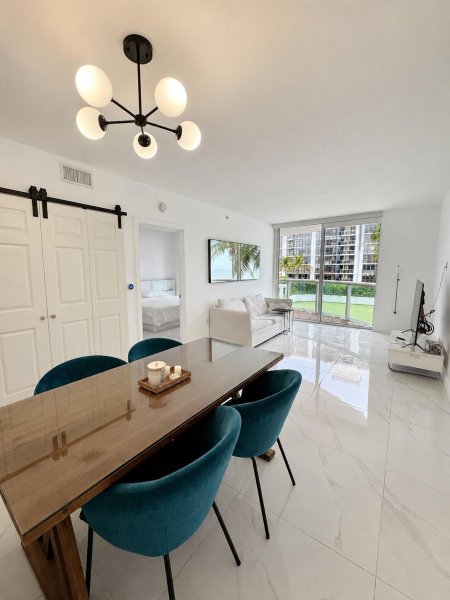 Apartment for rent at Akoya 811