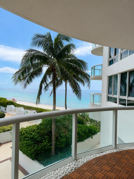Apartment for rent at Akoya 811