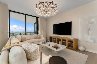 Comprar apartamento no Five Park Miami Beach 2105