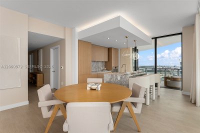 Comprar apartamento no Five Park Miami Beach 2105