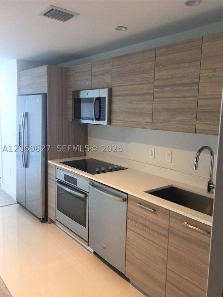 Apartment for rent at Hyde Midtown 914