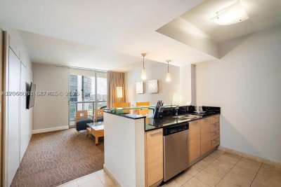 Comprar apartamento en M Resort Residences 2006