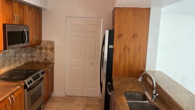 Comprar apartamento en Duo Condo 1605E