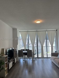 Comprar apartamento no Axis on Brickell South Tower 1511-S