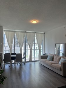 Comprar apartamento no Axis on Brickell South Tower 1511-S