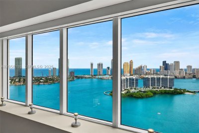 Comprar apartamento no Aventura Marina II UPH14
